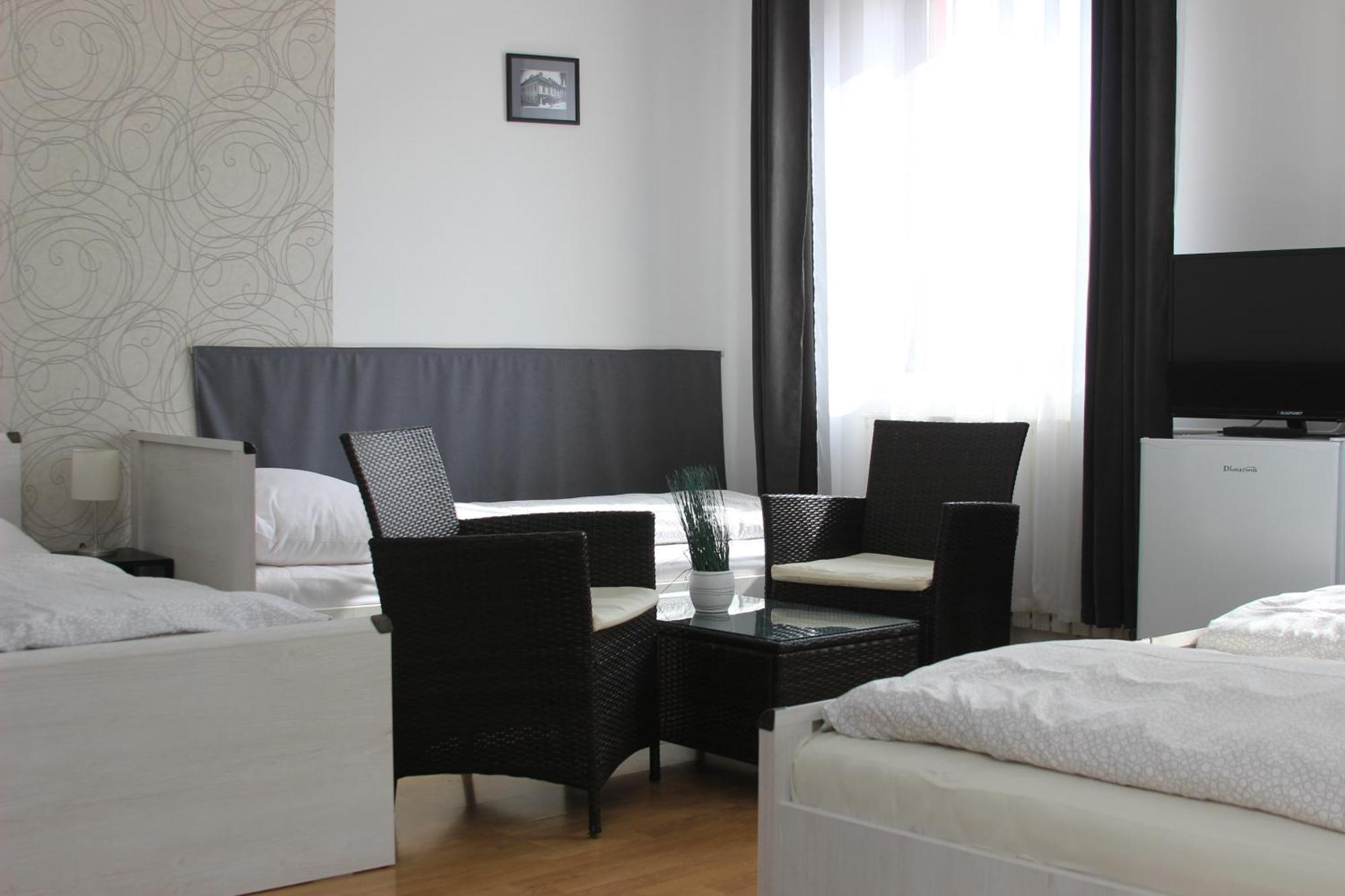 Bed and Breakfast Eden Panzio Эгер Экстерьер фото
