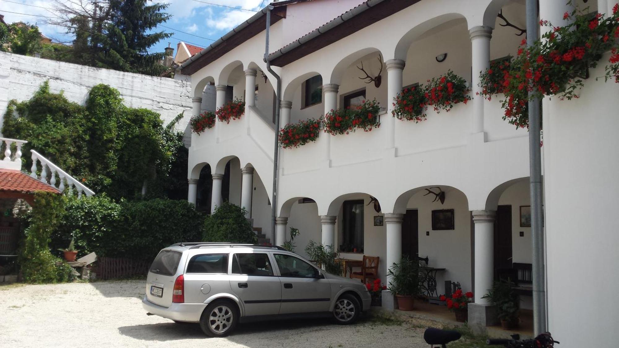 Bed and Breakfast Eden Panzio Эгер Экстерьер фото