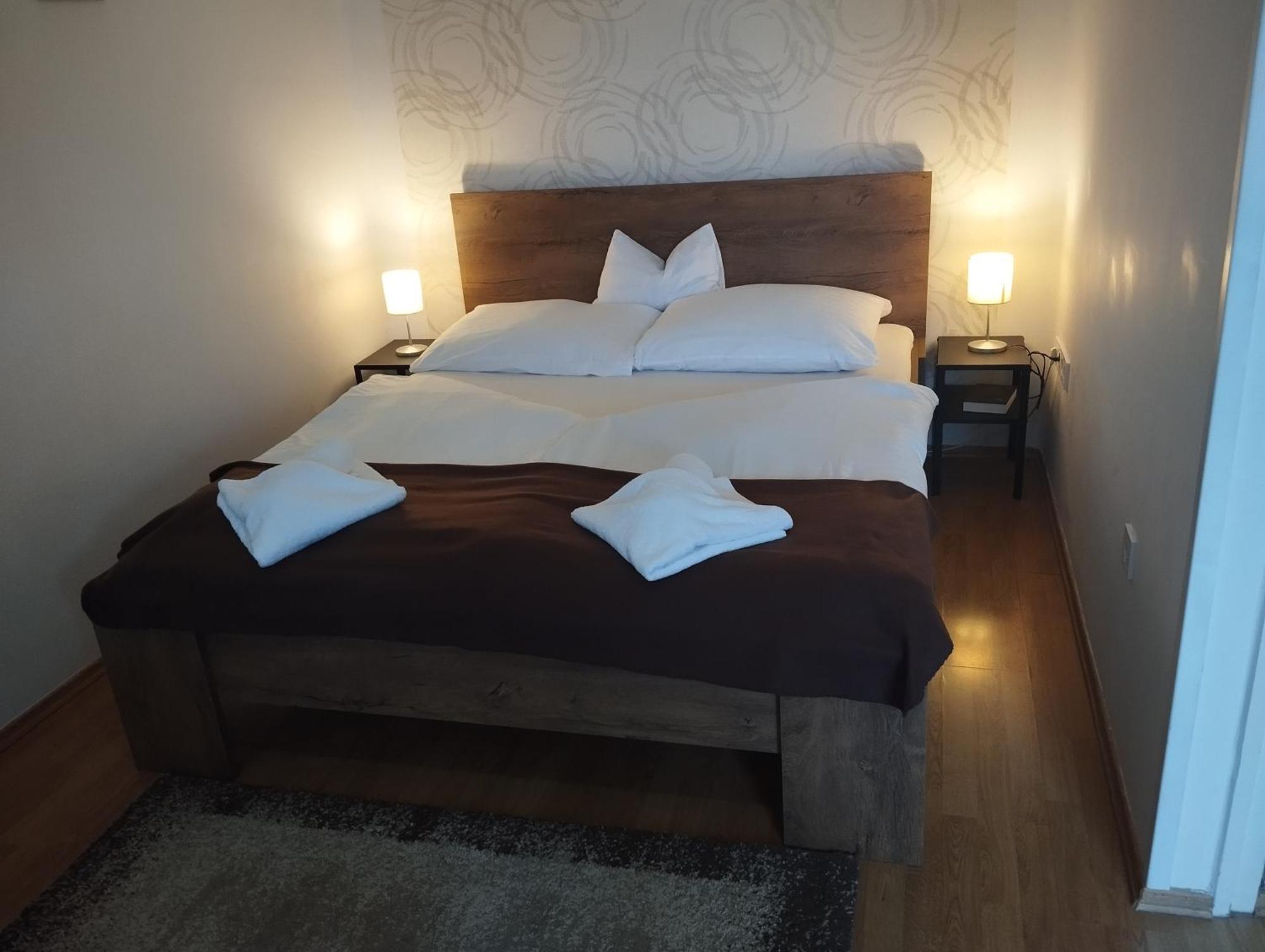 Bed and Breakfast Eden Panzio Эгер Экстерьер фото
