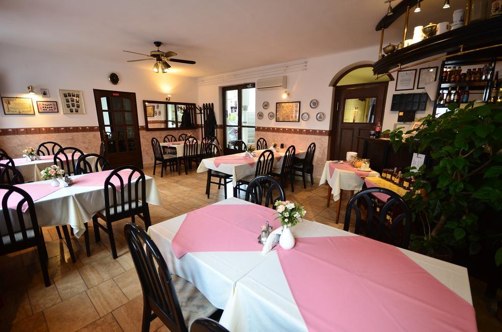 Bed and Breakfast Eden Panzio Эгер Экстерьер фото