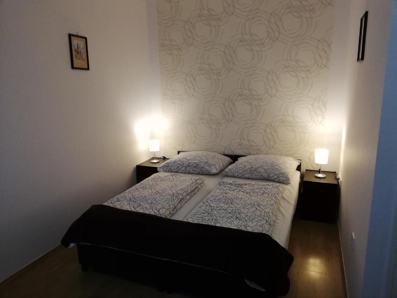 Bed and Breakfast Eden Panzio Эгер Экстерьер фото