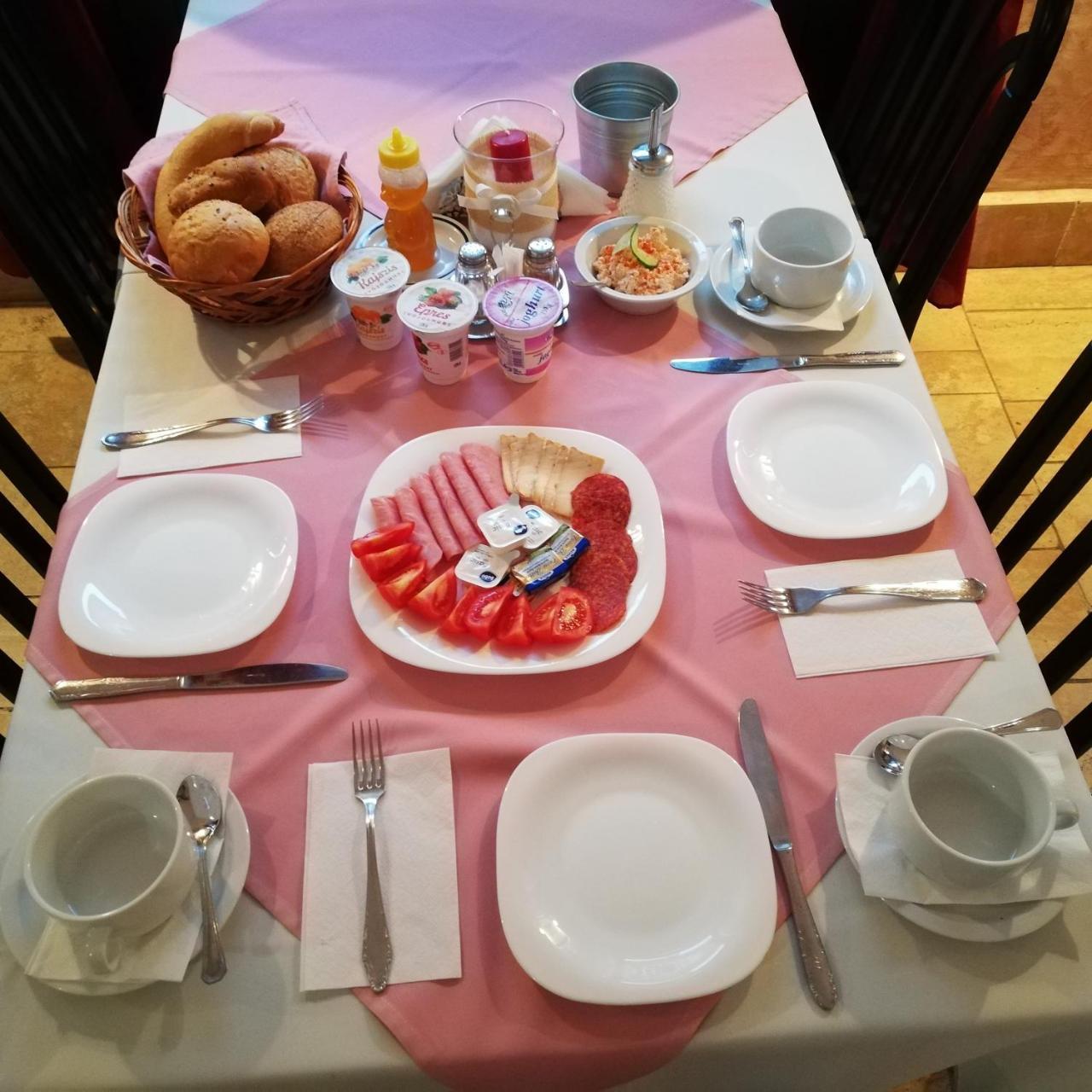 Bed and Breakfast Eden Panzio Эгер Экстерьер фото